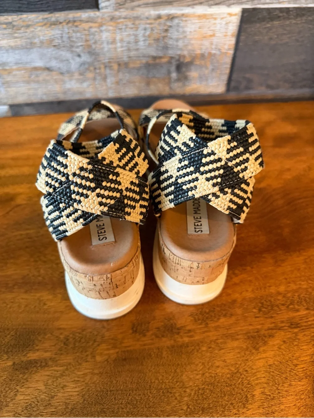 Steve Madden Black and Natural Woven Espadrille Platform Sandals size 6